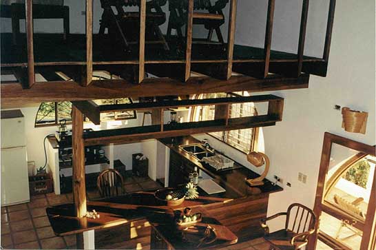 interior22a.jpg (43040 bytes)