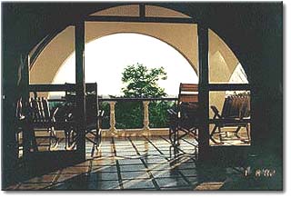 terraceview01c.jpg (26340 bytes)