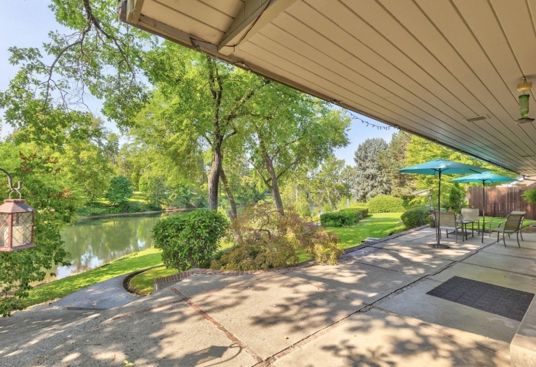 RIVERFRONT MID-CENTURY MODERN GEM